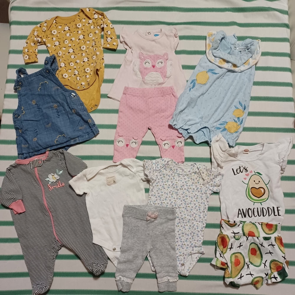 21 Pieces Of 0-3month | Huge Baby Girl Clothing Lot |  Reebok, Carter's & More!